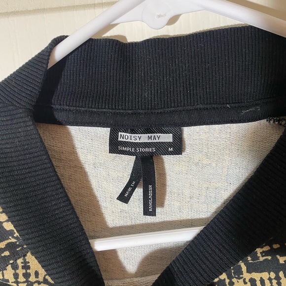 NOISY MAY slightly cropped oversized long sleeve top size M - Picture 2 of 8